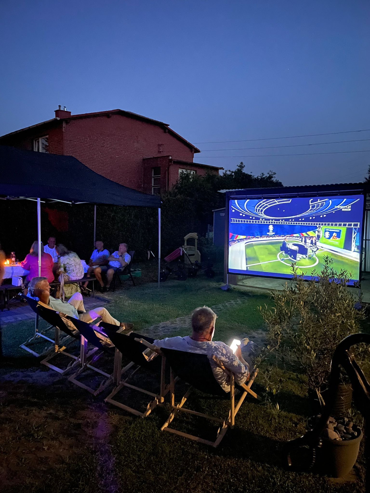 Kino plenerowe karaoke